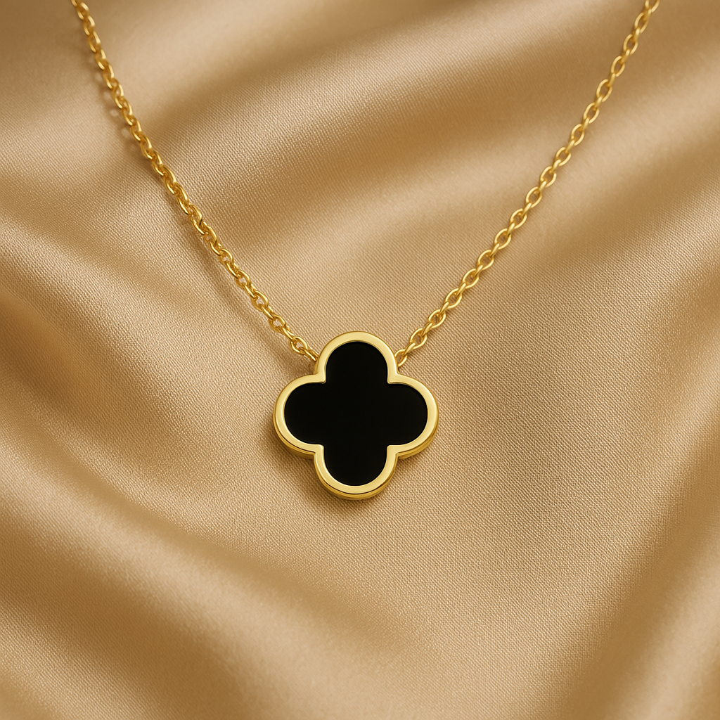 Clover Necklace Black